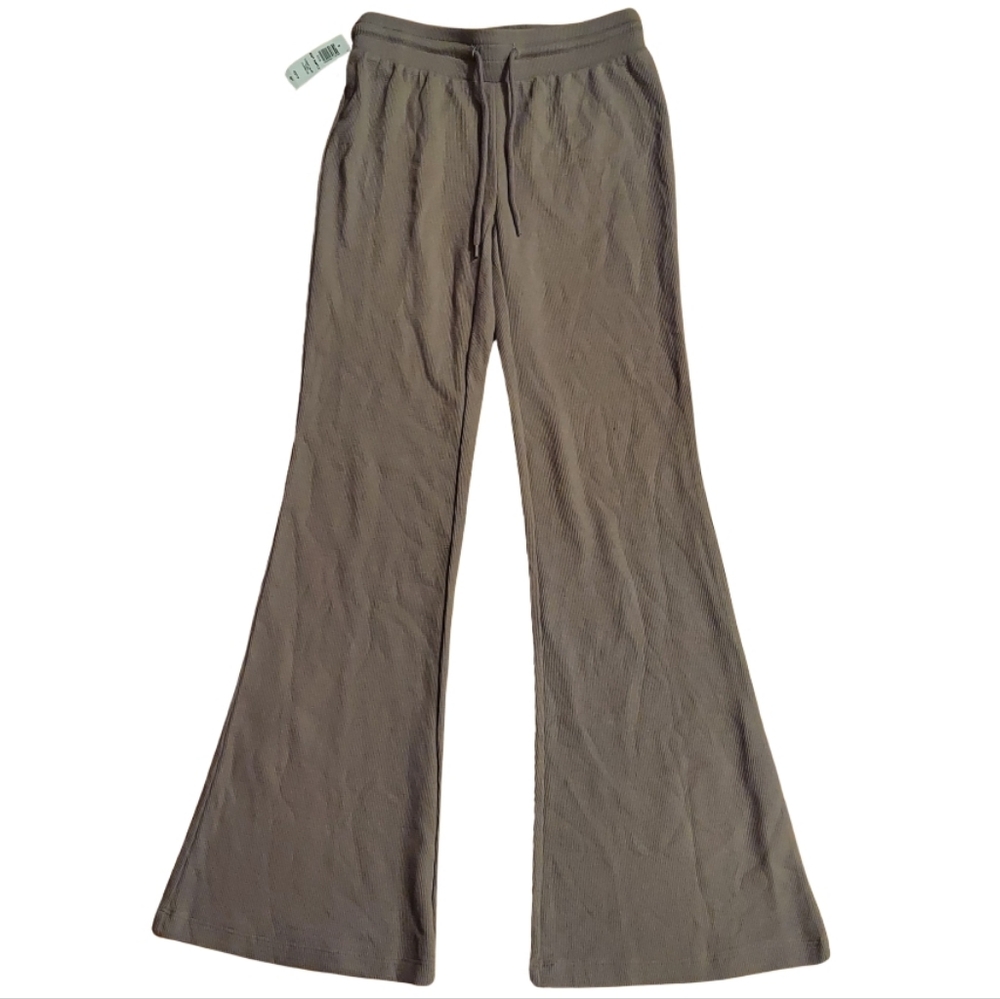Aritzia Sunday Best Baby Waffle Kick Flare Pant In Turner Taupe - Picture 10 of 15